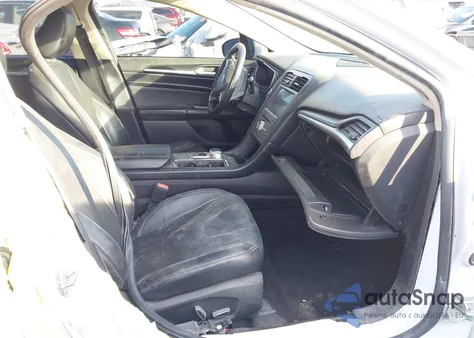 2020 Ford Fusion Titanium z USA, uszkodzony, nr VIN 3FA6P0K99LR205165